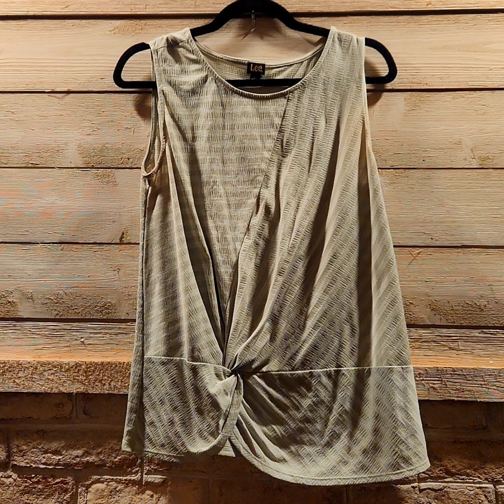 Lee Sleeveless blouse light green